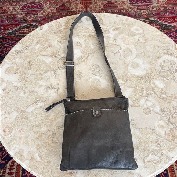 Roots Tribe Leather Crossbody Bag - Picture 6 of 15